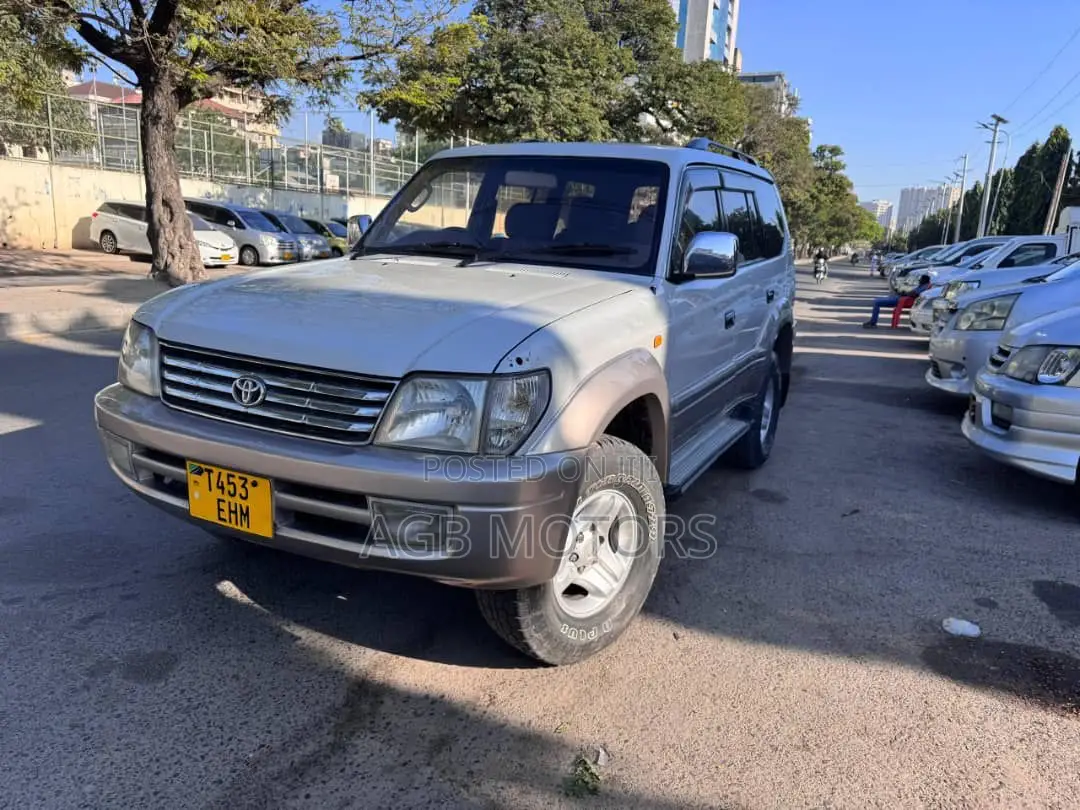 Toyota Land Cruiser Prado 2002 White