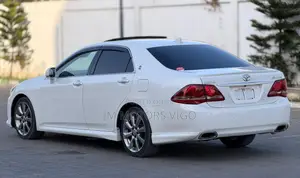 Toyota Crown 2009 White