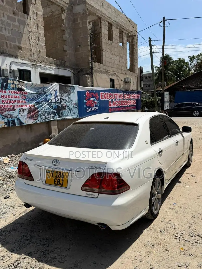 Toyota Crown 2006 Pearl