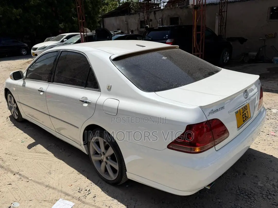 Toyota Crown 2006 Pearl