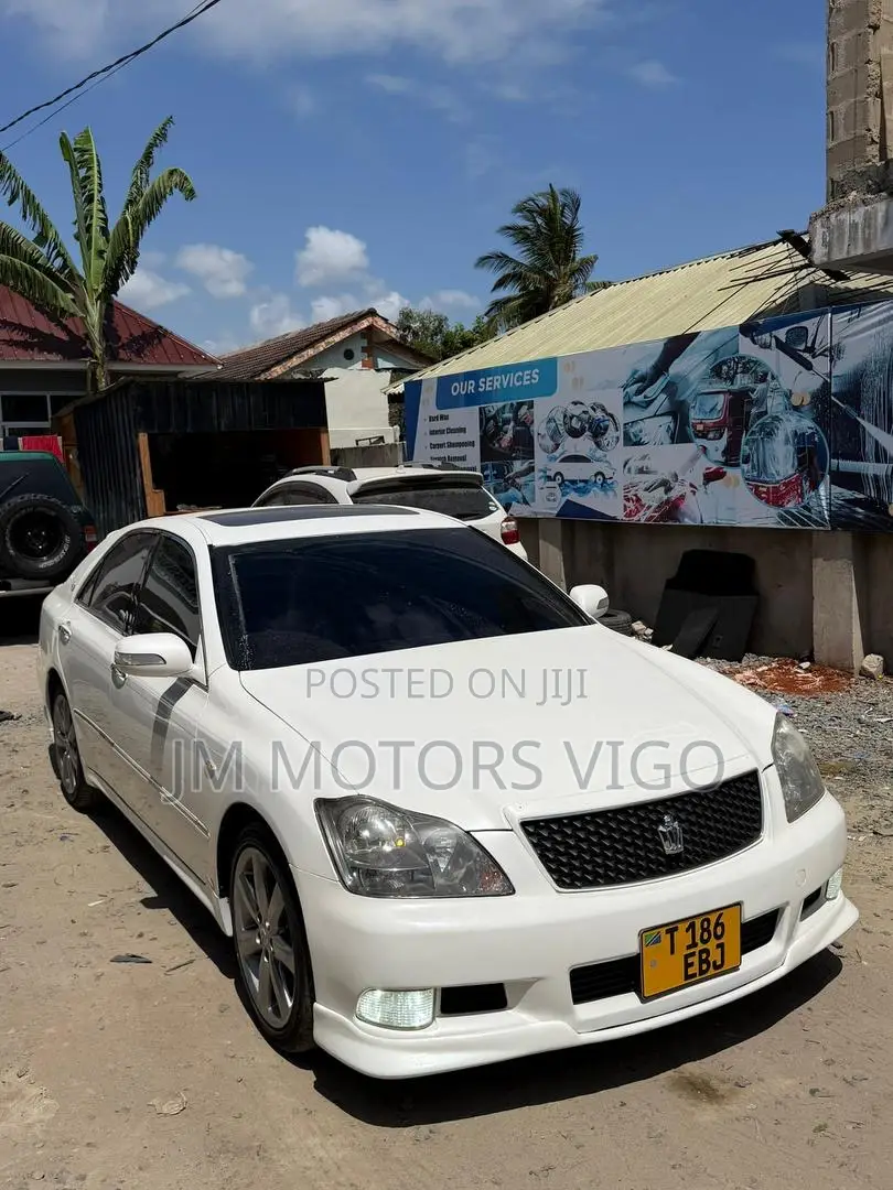 Toyota Crown 2006 Pearl