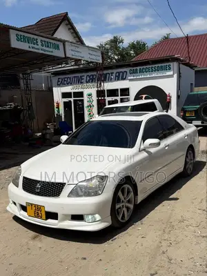 Toyota Crown 2006 Pearl