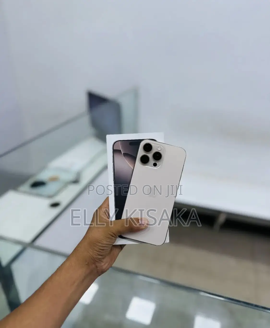 New Apple iPhone 16 Pro Max 256 GB Gold