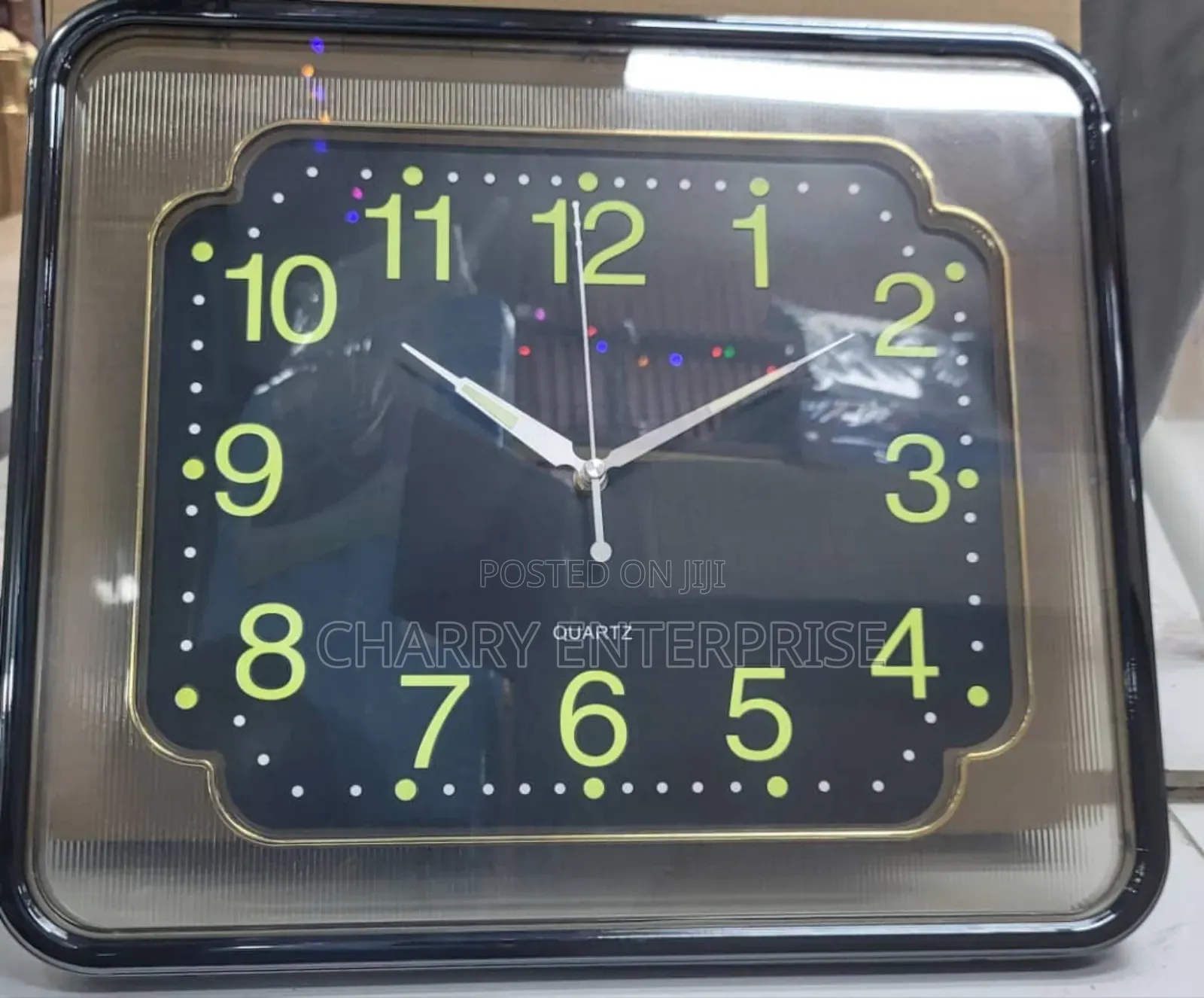 Decorative Wall Clock Classic and Stylish