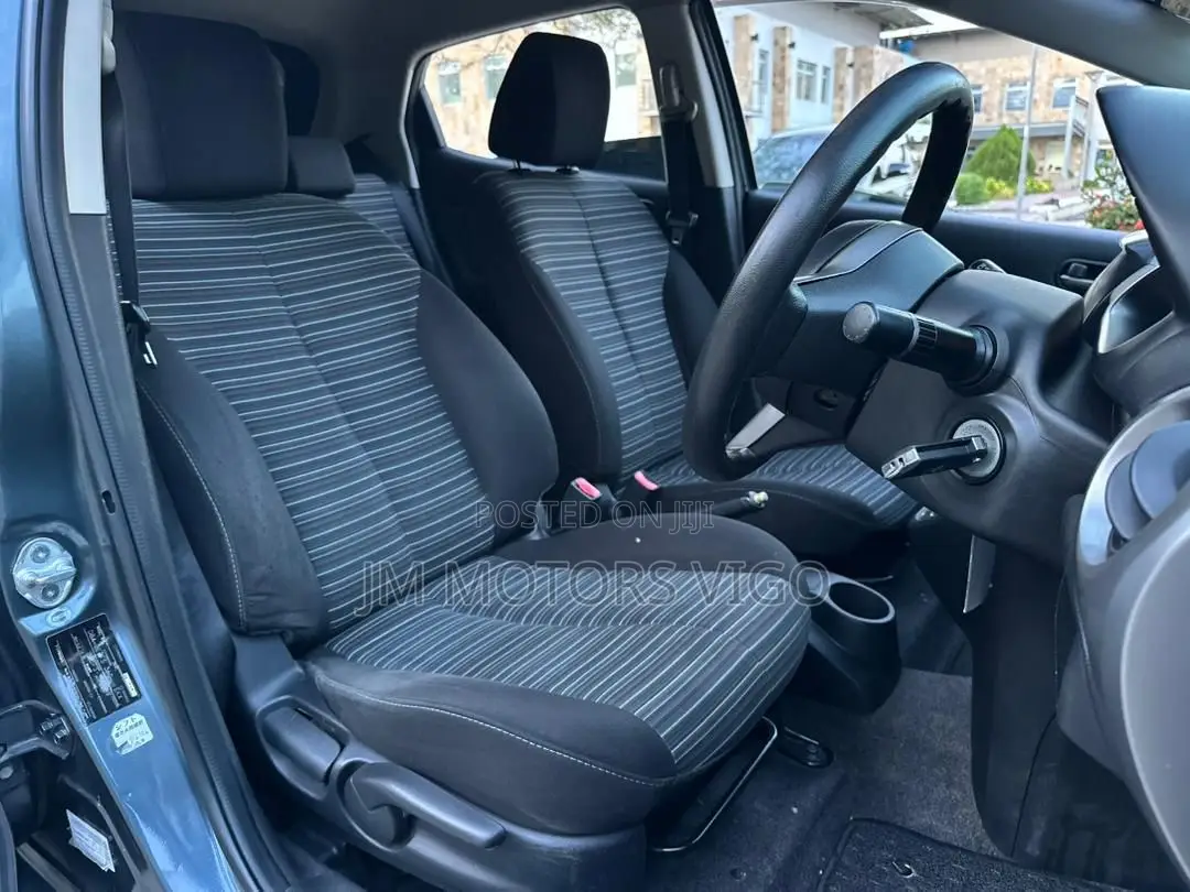 Mazda Demio 2011 Gray
