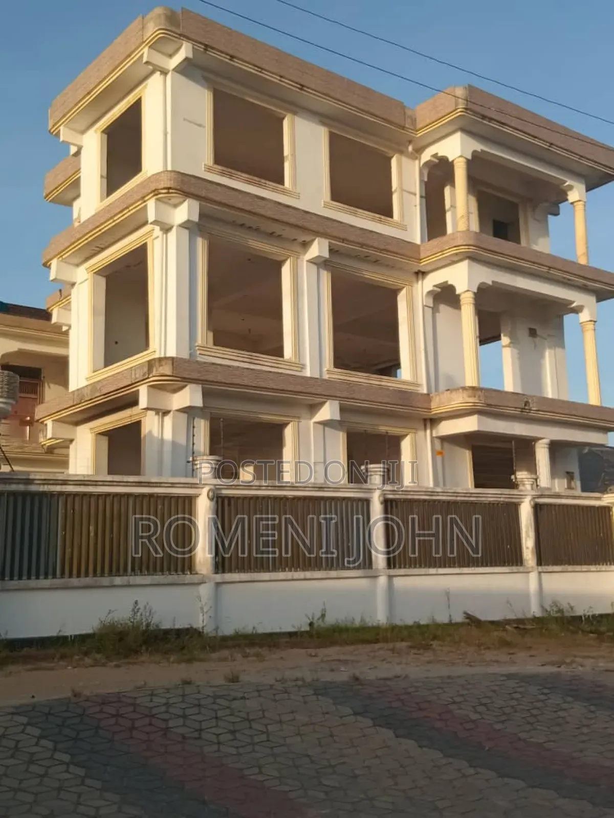 4bdrm Block of Flats in Tanzania Daresalaam, Ilala for sale