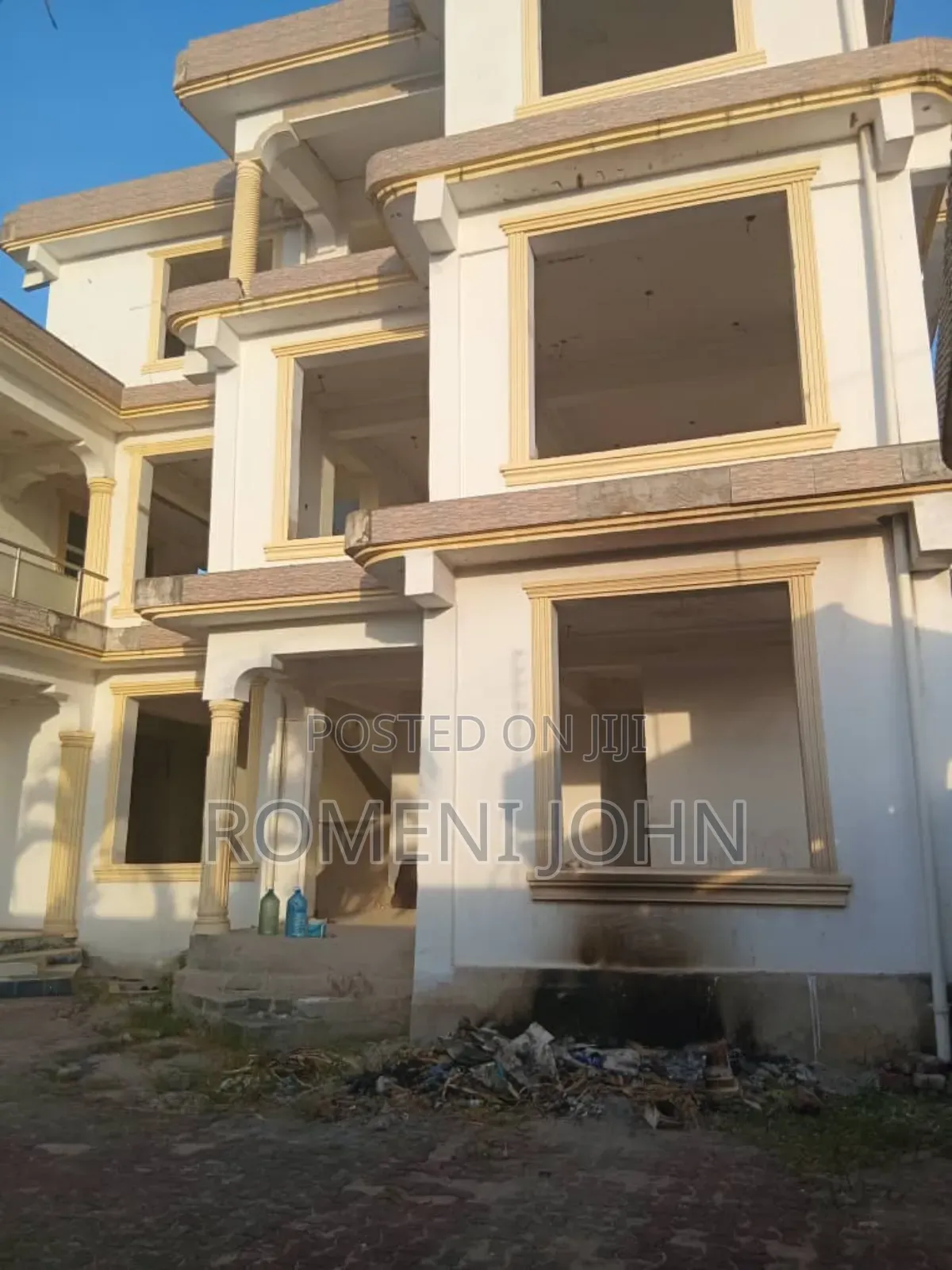 4bdrm Block of Flats in Tanzania Daresalaam, Ilala for sale