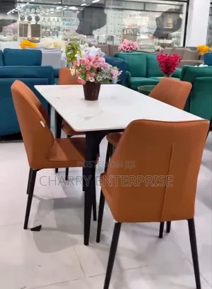 Full Set of Dinning Table and 4 Chairs or Restaurant Table Set of Four