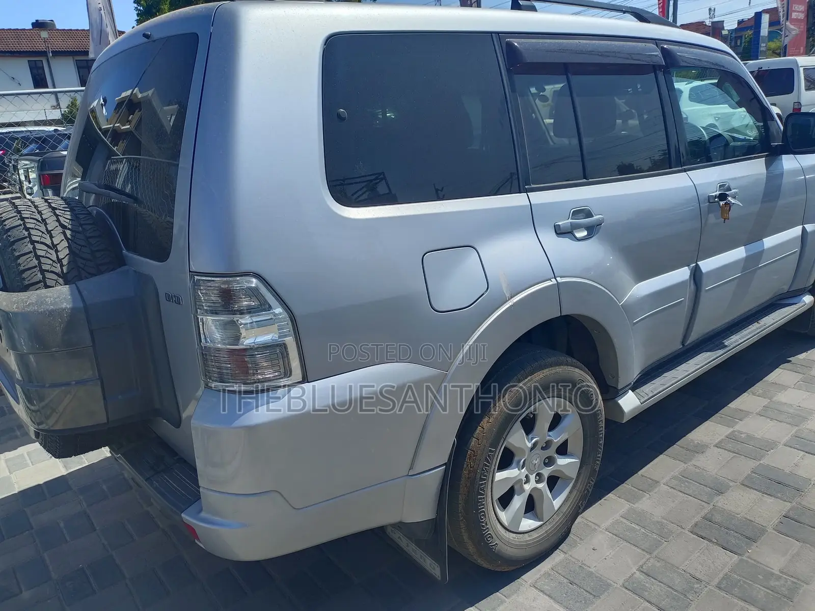 Mitsubishi Pajero 2014 Silver