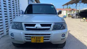 Mitsubishi Pajero 2005 White