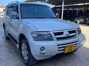 Mitsubishi Pajero 2005 White