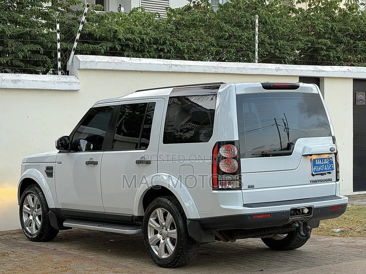 Land Rover Discovery 2014 Black
