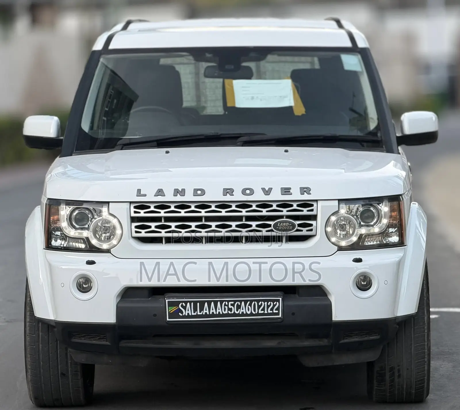 Land Rover Discovery 2013 White