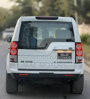 Land Rover Discovery 2013 White