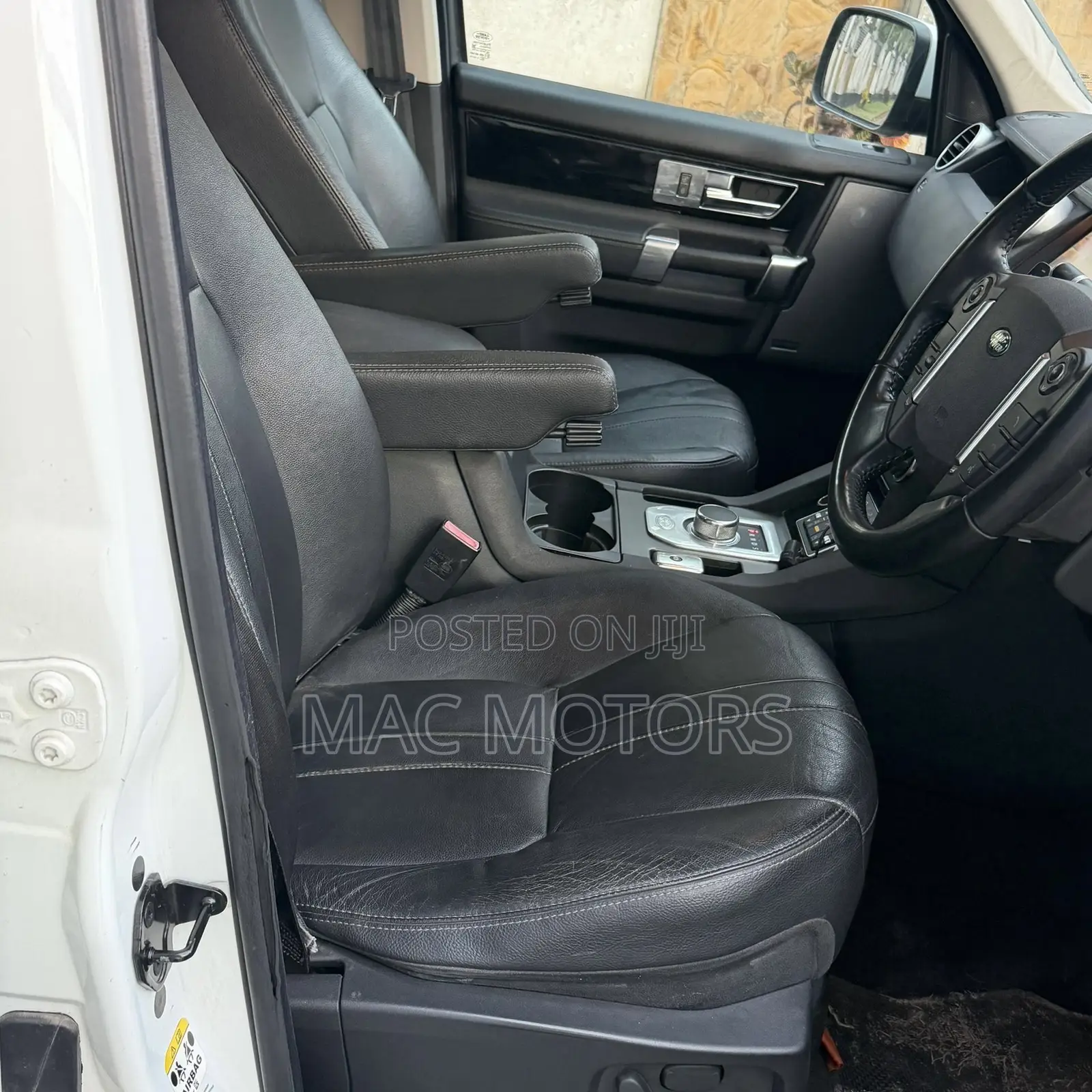 Land Rover Discovery 2013 White