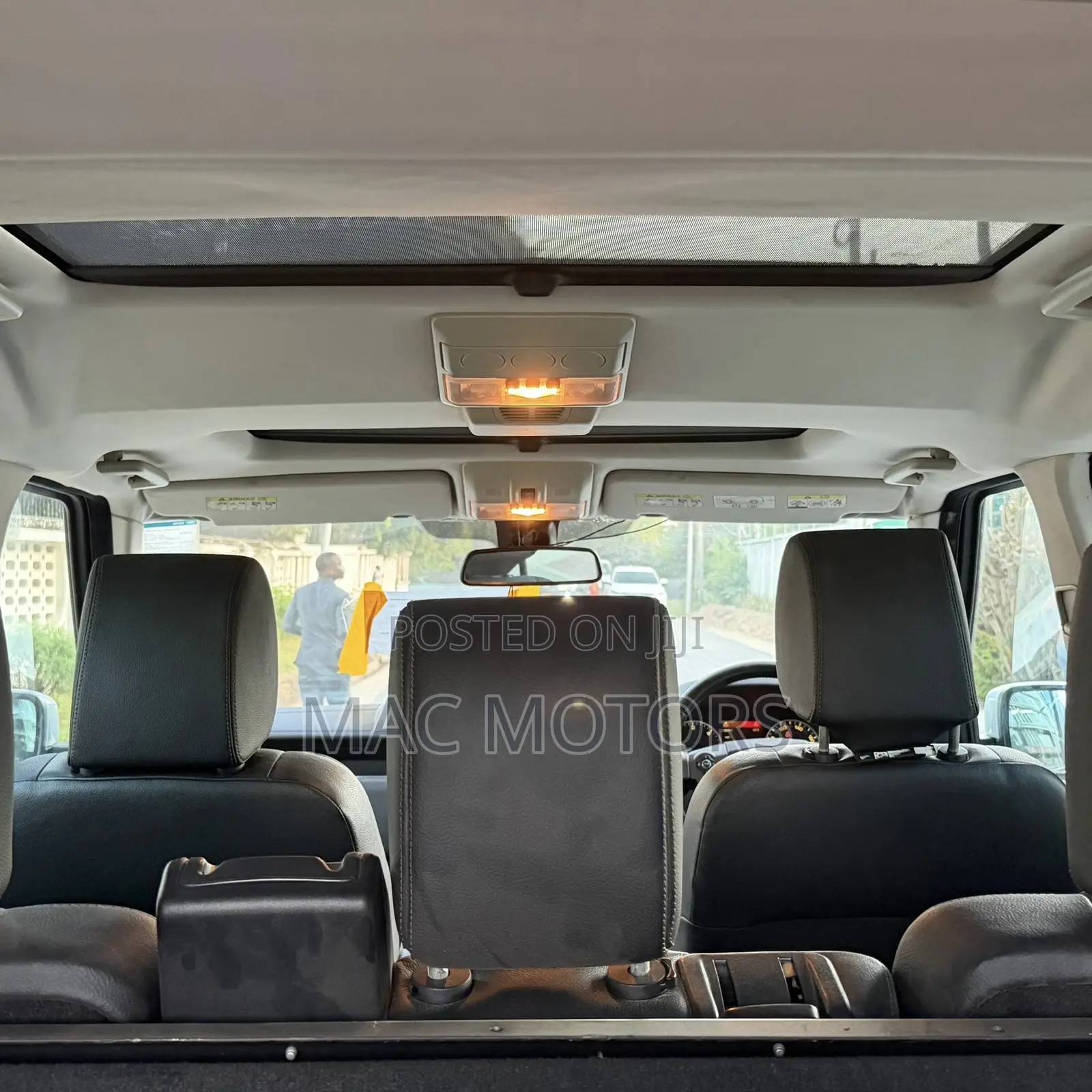 Land Rover Discovery 2013 White