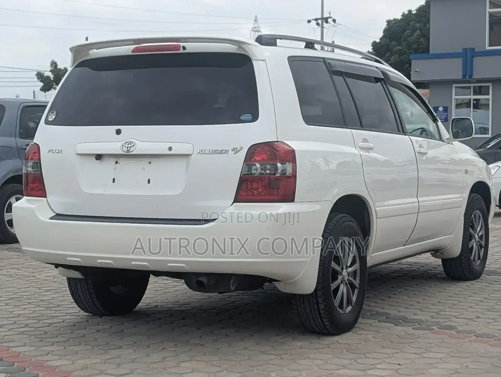 Toyota Kluger 2001 White