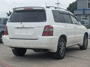 Toyota Kluger 2001 White