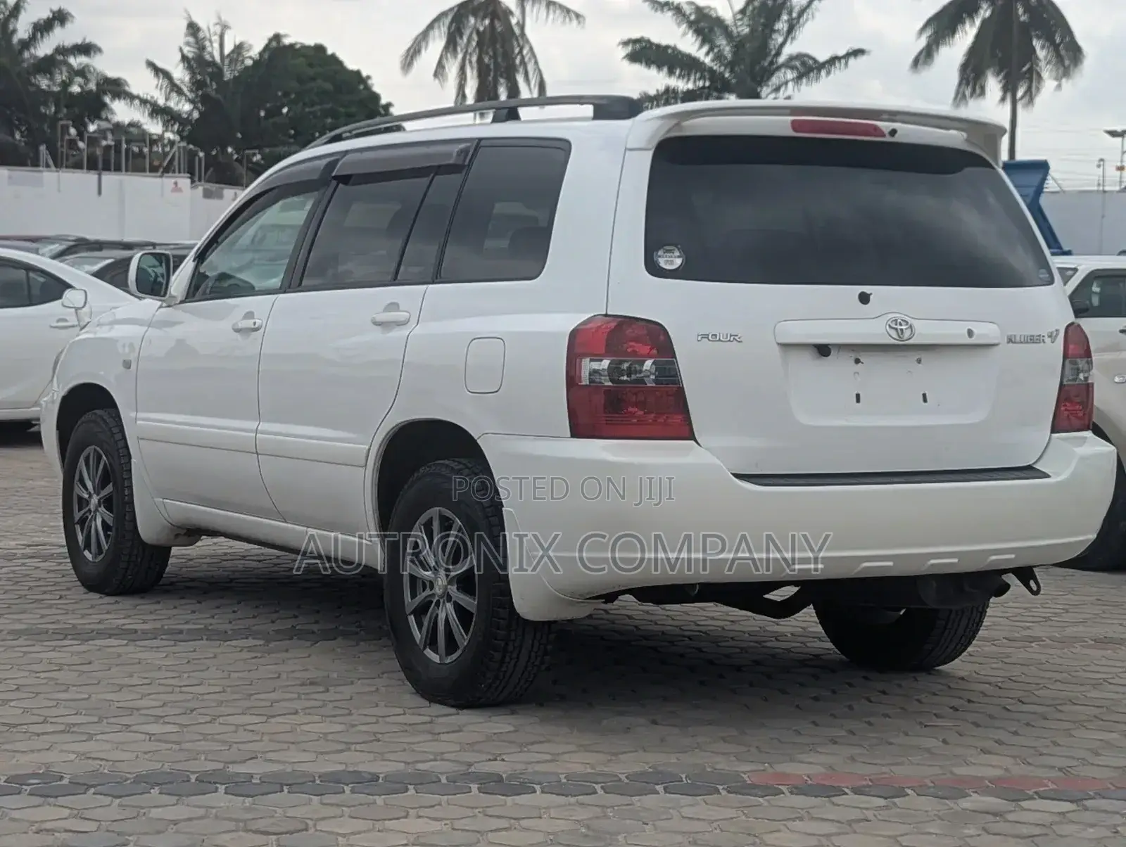 Toyota Kluger 2001 White