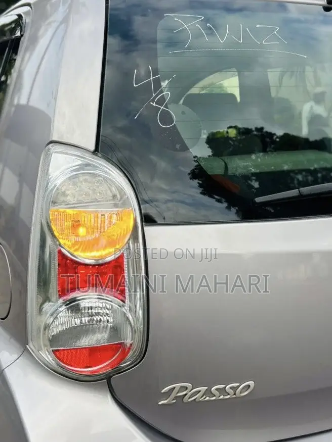 Toyota Passo 2011 Silver