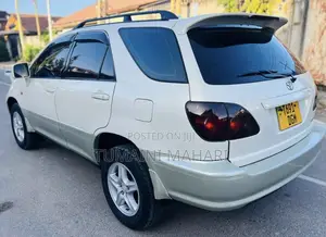 Toyota Harrier 2002 Off white