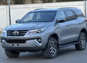 Toyota Fortuner 2019 Gray