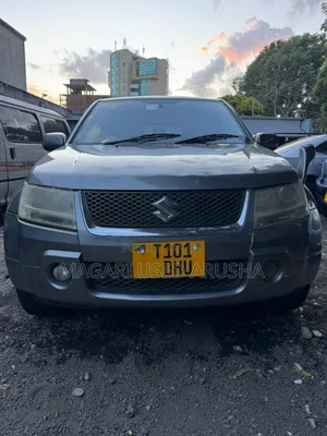 Suzuki Grand Vitara 2004 Gray