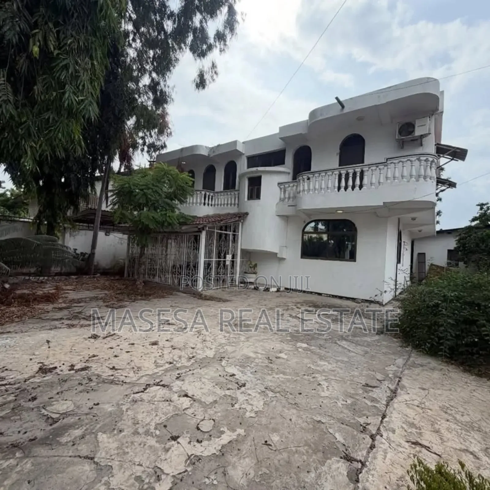 5bdrm Bungalow in Msasani for sale
