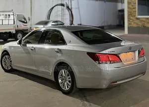 Toyota Crown 2014 Silver