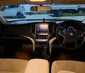 Toyota Crown 2014 Silver
