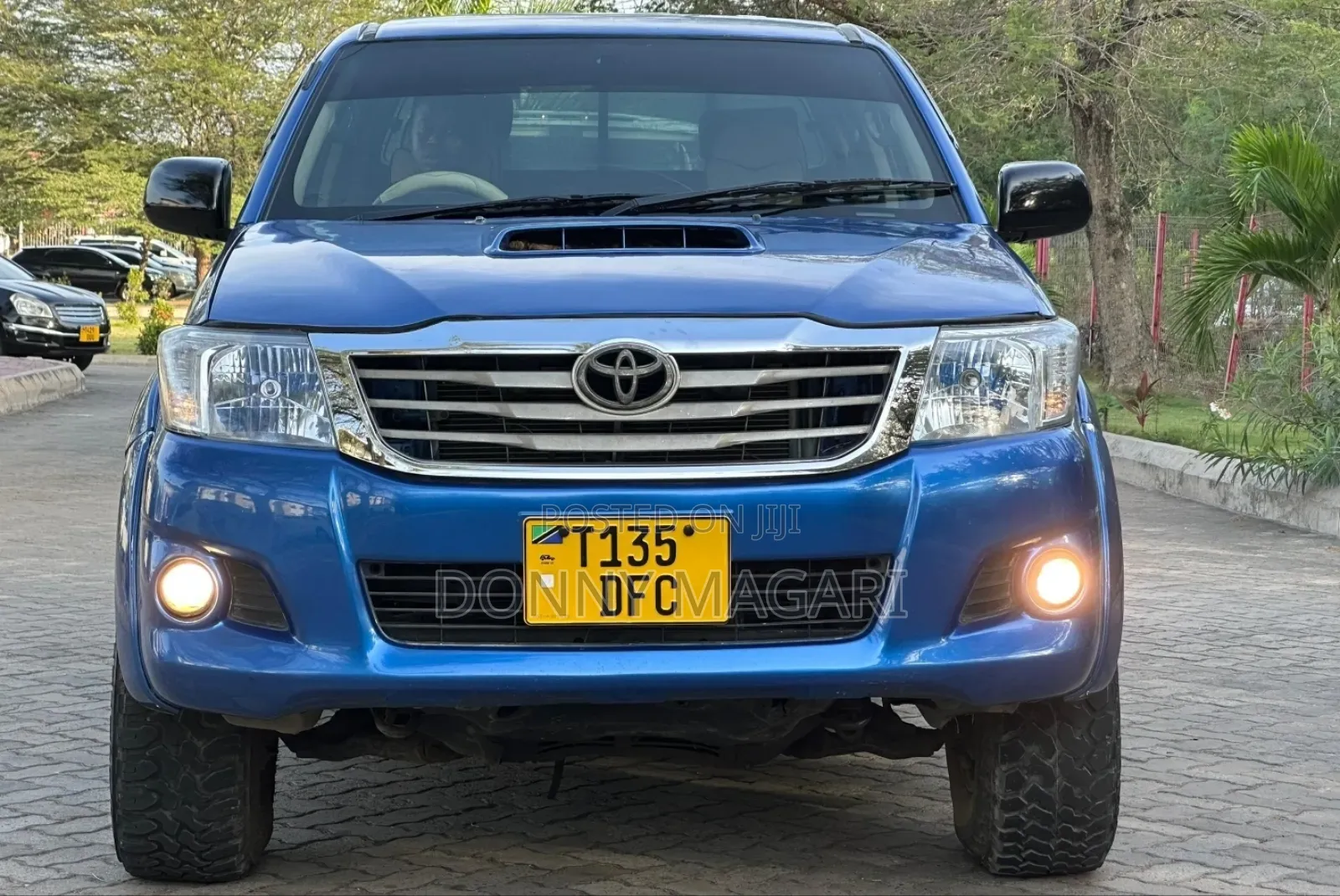 Toyota Hilux 2013 Blue