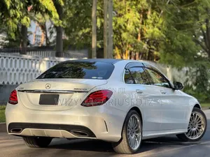 Mercedes-Benz C200 2014 Off white