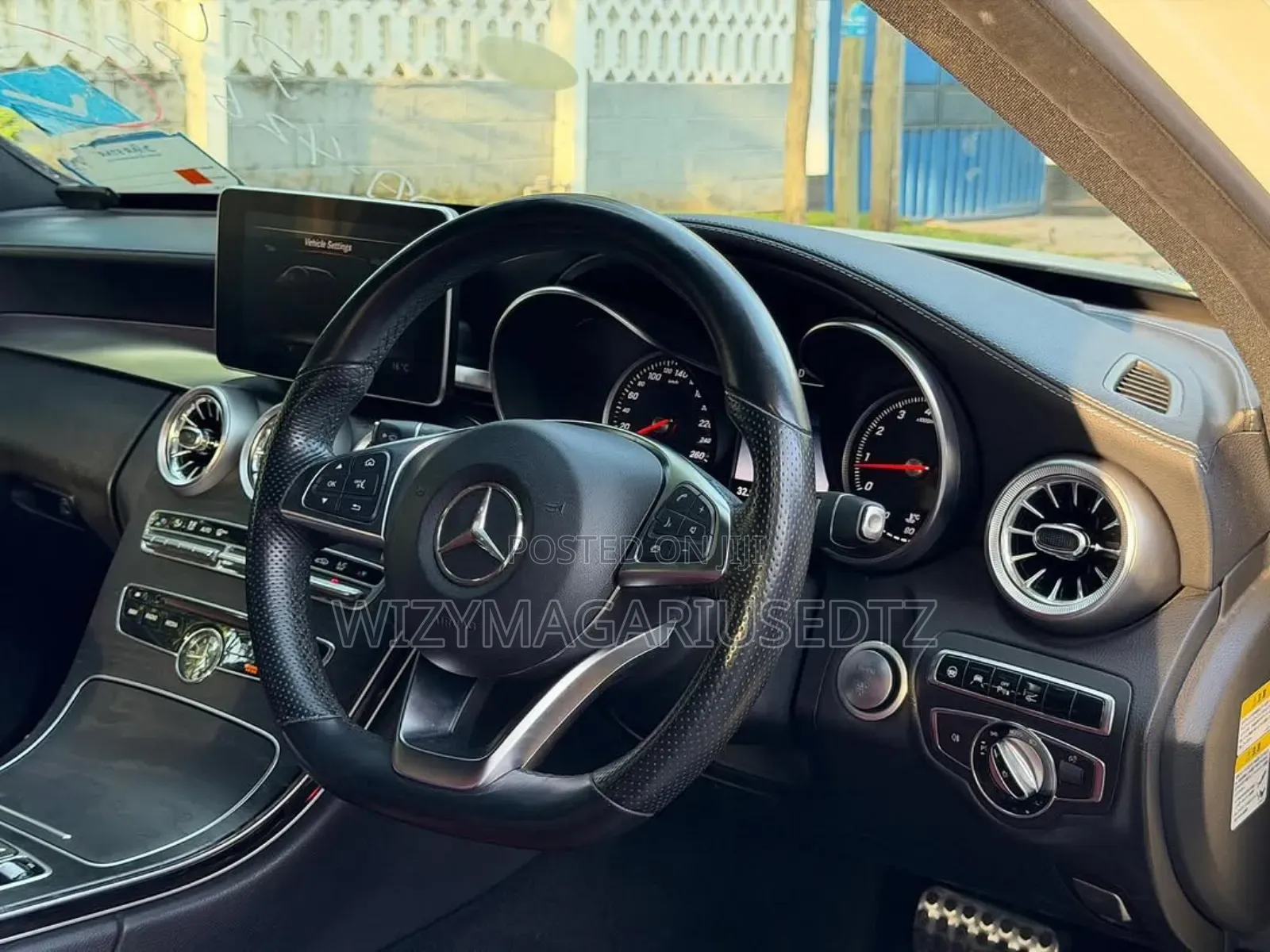Mercedes-Benz C200 2014 Off white