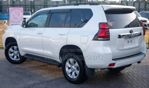 Toyota Land Cruiser Prado 2019 Off white
