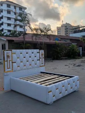 Kitanda Sofabed Nyeupe