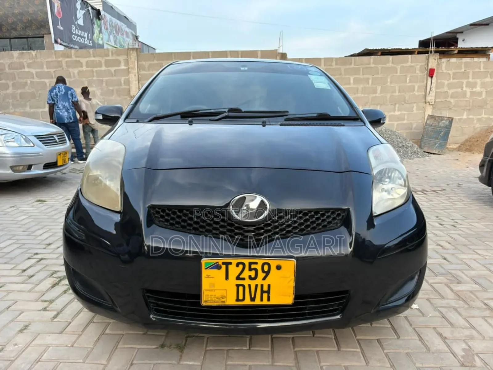 Toyota Vitz 1.0 FWD 3dr 2010 Black