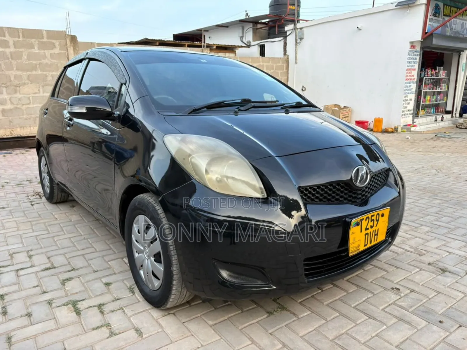 Toyota Vitz 1.0 FWD 3dr 2010 Black
