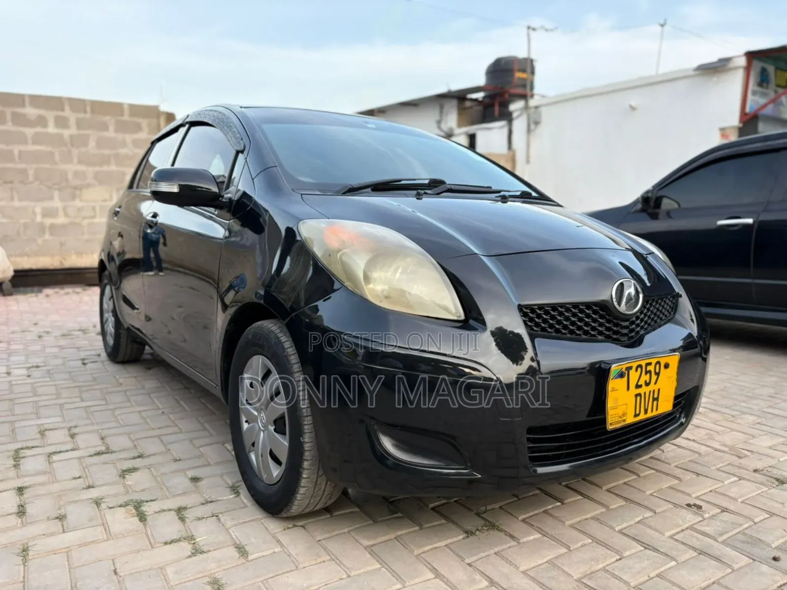 Toyota Vitz 1.0 FWD 3dr 2010 Black