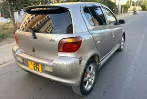 Toyota Vitz 2005 Gray