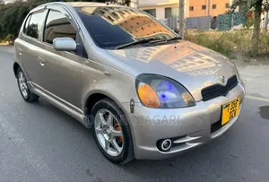 Toyota Vitz 2005 Gray