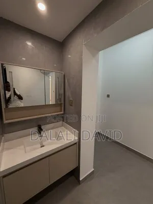 Furnished 3bdrm Apartment in Oysterbay for sale