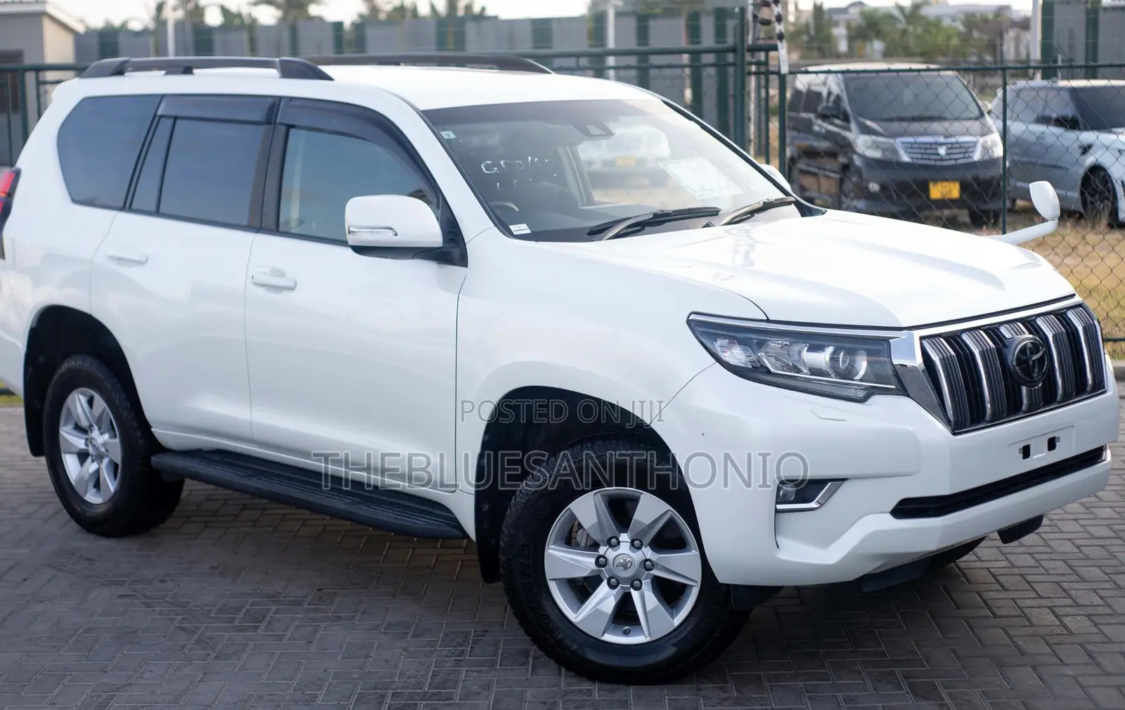 Toyota Land Cruiser Prado 2019 White