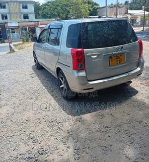 Toyota Raum 2007 Silver
