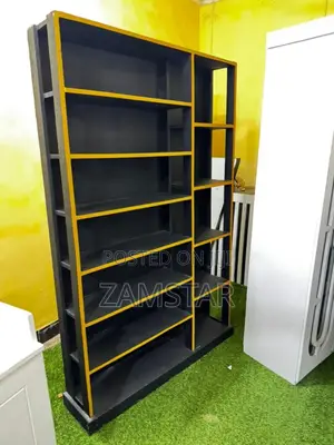Stendi Ya Viatu Na Pochi