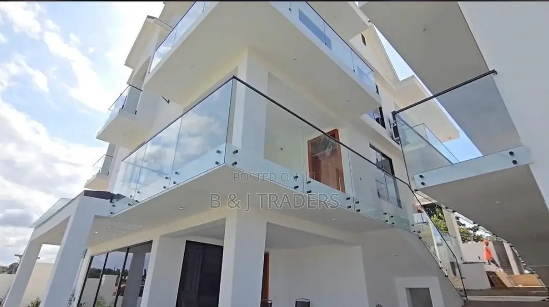 Balcony 10mm Clear Tempered Glass Balustrade
