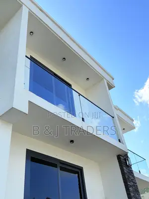 Balcony 10mm Clear Tempered Glass Balustrade