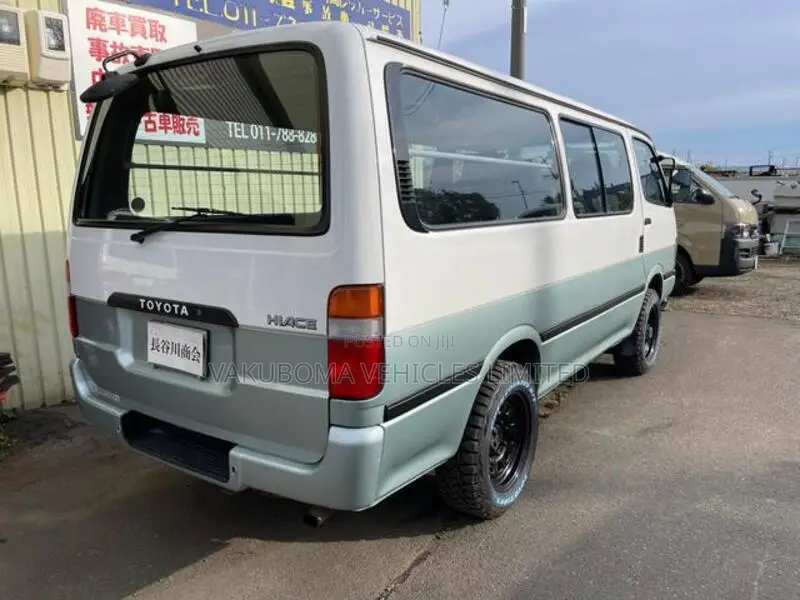 Toyota HiAce 1998 Green