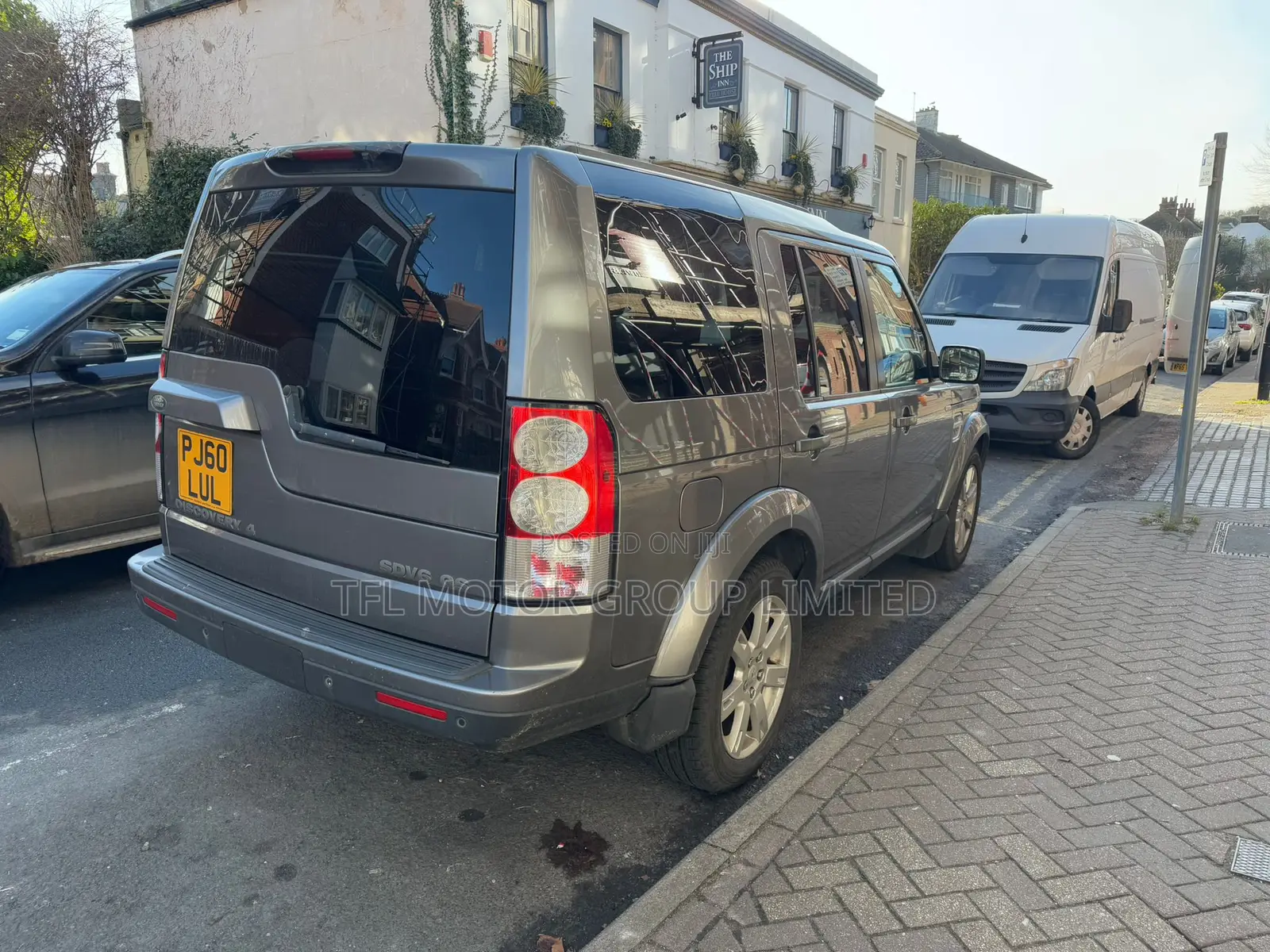 Land Rover Discovery 2010 Gray