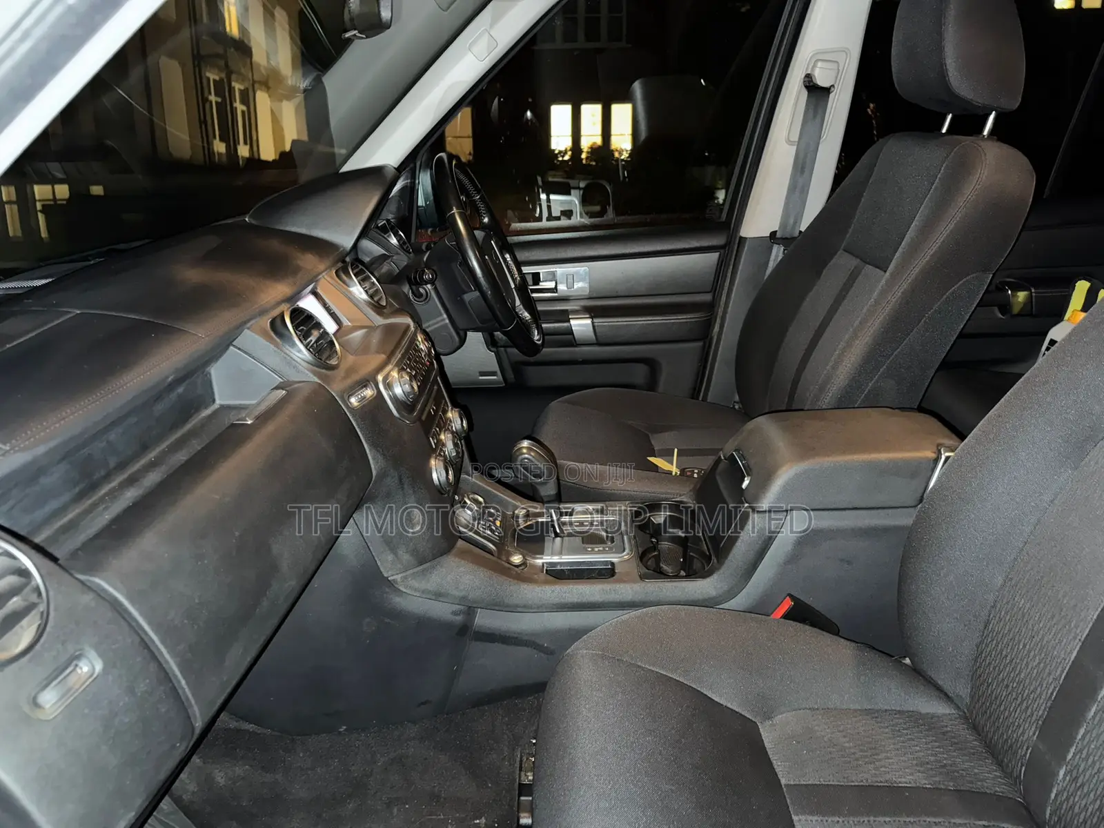 Land Rover Discovery 2010 Gray