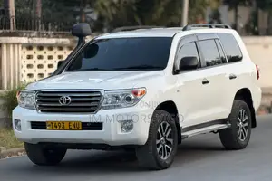 Toyota Land Cruiser 2015 White
